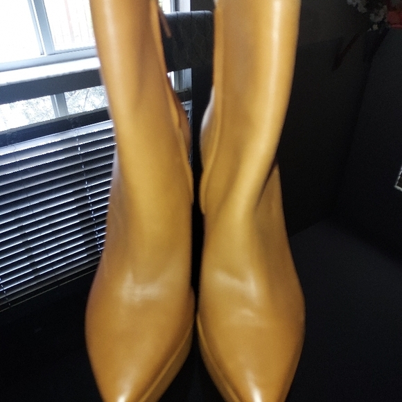 Gianni bini Women's Tan High Heel Shoes - Picture 3 of 3